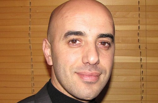 French gangster breaks out of prison in a helicopter, Hollywood style