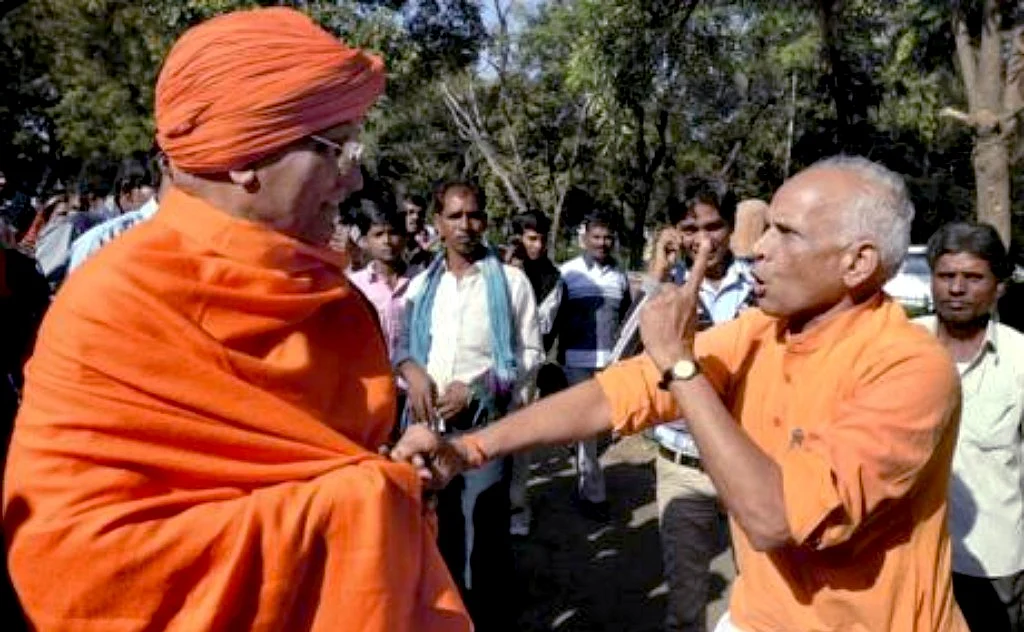 Opposition slams  “BJP goons” for mob attack on Swami Agnivesh