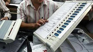 TMC: 17 opposition parties to move EC against EVMs