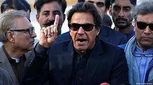 Imran Khan to take oath: A new hope or divisive force for Pakistan?