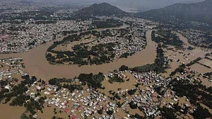 Kerala Floods Live: Death toll rises to 324, tweets Kerala CM Pinarayi Vijayan
