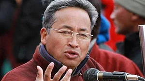 Secmol founder Sonam Wangchuk wins Magasaysay Award