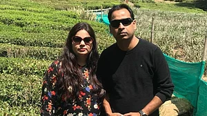 UP cop, while standing tall, claims that Vivek Tiwari drove over him 3 times