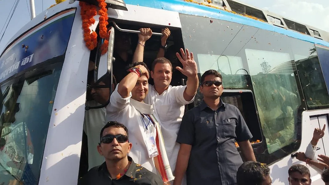 Congress President Rahul Gandhi with Congress leader and Guna MP Jyotiraditya Scindia during a roadshow in Bhopal, Madhya Pradesh on September 17&nbsp;