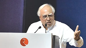 Congress: Reliance Defence couldn’t have been chosen for Rafale deal without Modi Govt’s approval