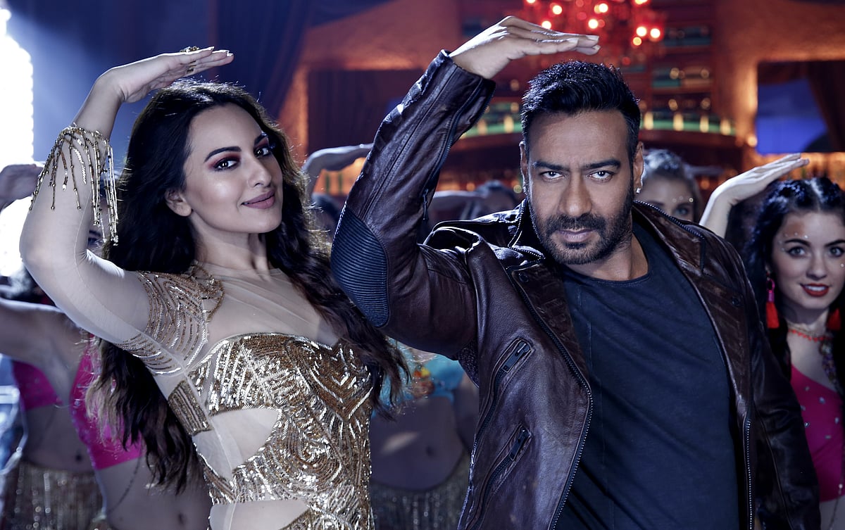  First Look of Ajay Devgn and Sonakshi for the recreated track ‘Mungda’ from Total Dhamaal  