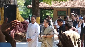 Live: Rahul addresses rally after the CWC meeting in Wardha