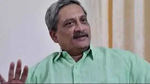 Ailing Goa CM Parrikar discharged from AIIMS