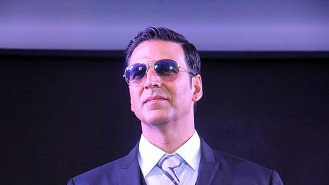 Akshay Kumar issues apology for doing tobacco advert
