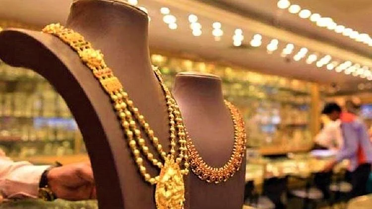 Conman gets book released by Uttarakhand CM, days later dupes jeweller's wife of Rs 1.75 cr