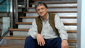 Guha won’t teach at Ahmedabad Varsity after ABVP protests his appointment