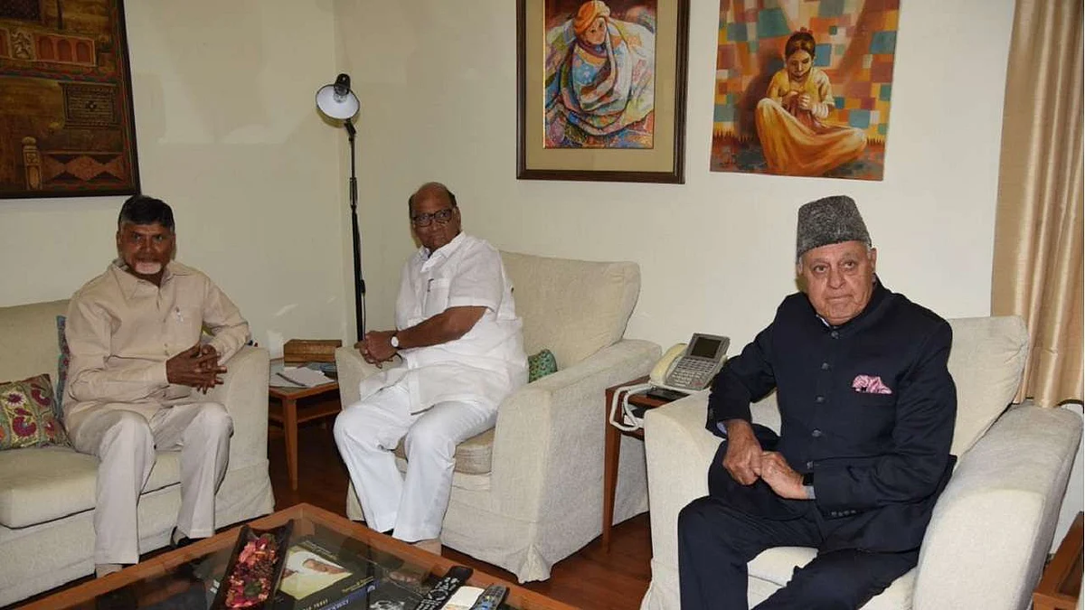 Naidu meets Pawar, Farooq Abdullah; grand alliance on his mind
