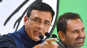 “Dictator Modi acting like mafia don”: Congress after ED raids against Vadra