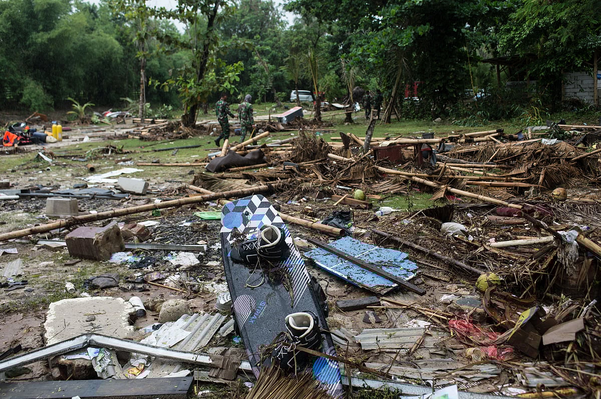 Indonesia tsunami: Rescuers scramble to reach isolated tsunami-struck towns