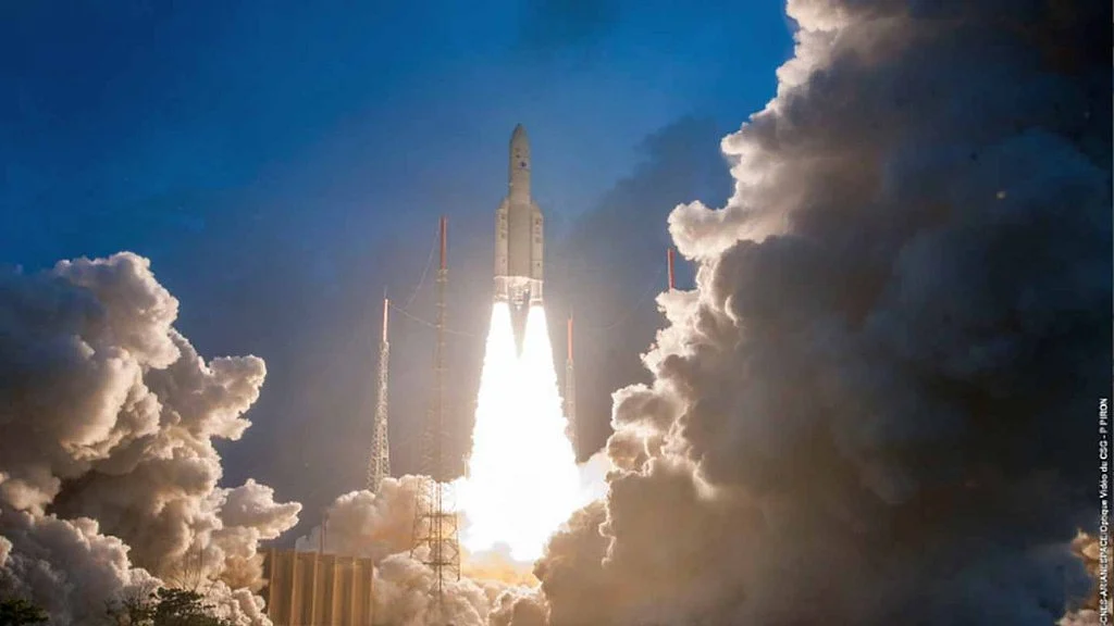 Twitter/<a href="https://twitter.com/isro">@<b>isro</b></a>