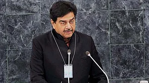 BJP MP ‘Shotgun’ Sinha: politics of double-standards has brought India to the brink of disaster