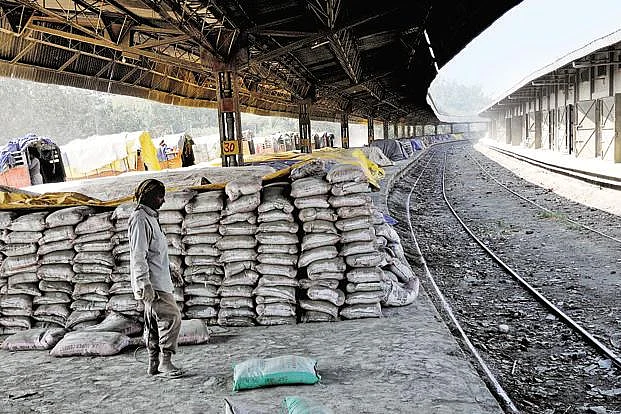 Cement menacing lives of construction labourers in India, says AIIMS study 