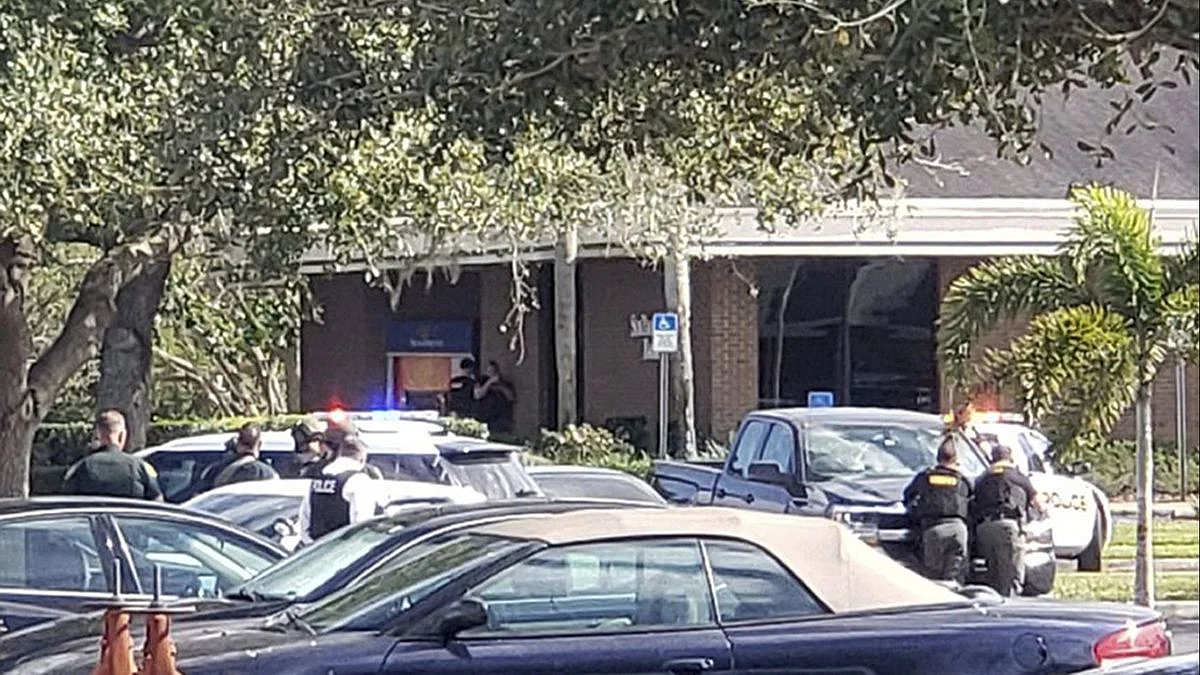 Five killed in shooting at Florida bank