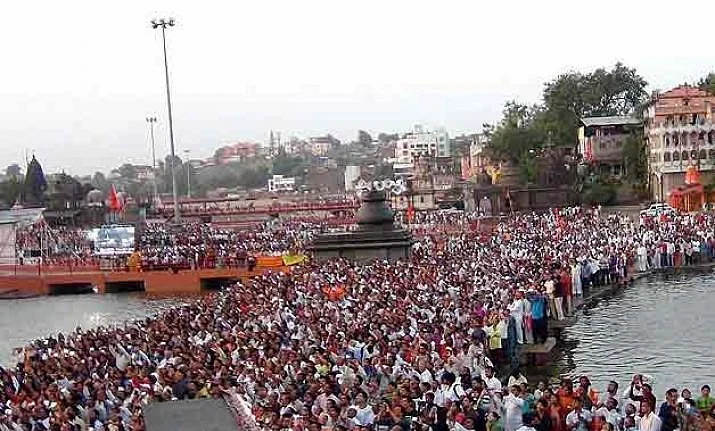 Brief spell of winter showers brings to fore woes of kalpavasis at Kumbh 2019