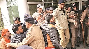 Uttarakhand: Newspapers indulge in inflammatory reporting, police file cases against Shehla, ABVP activists