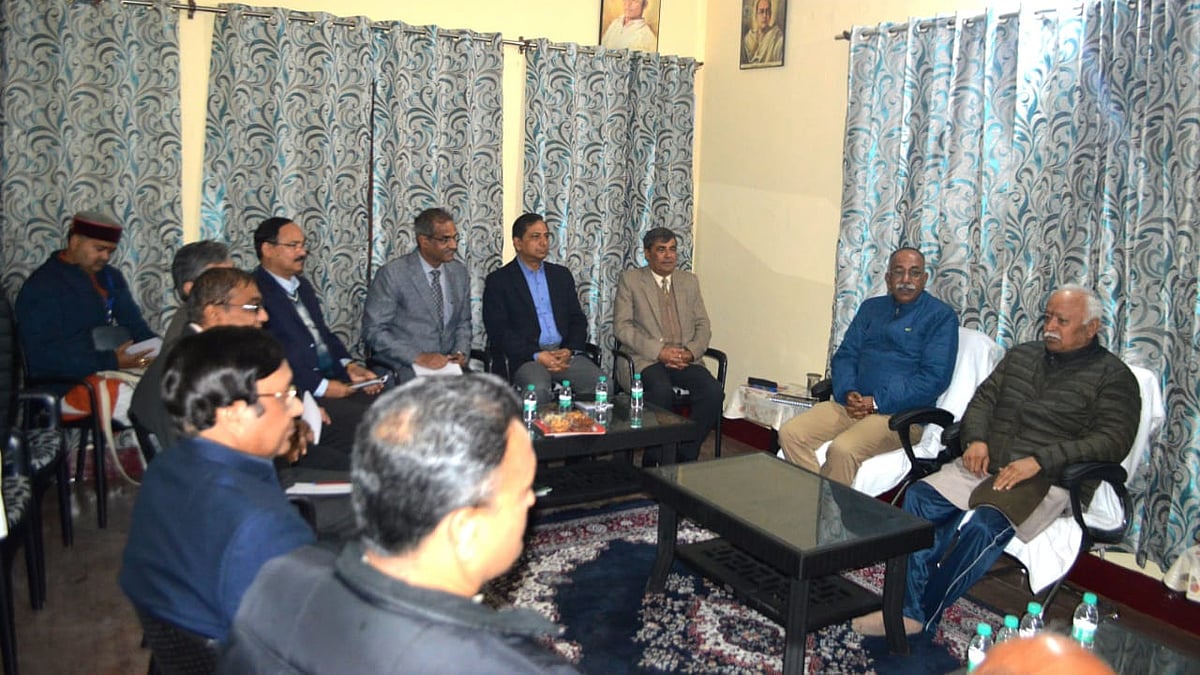 RSS Chief&nbsp; Mohan Bhagwat holding a meeting in Dehradun during his recent visit  