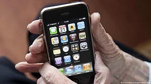 Apple set to end 2023 with 7% market share for iPhones in Android-dominated India