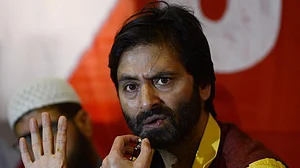 Jailed separatist leader Yasin Malik virtually appears in Delhi HC in terror funding case