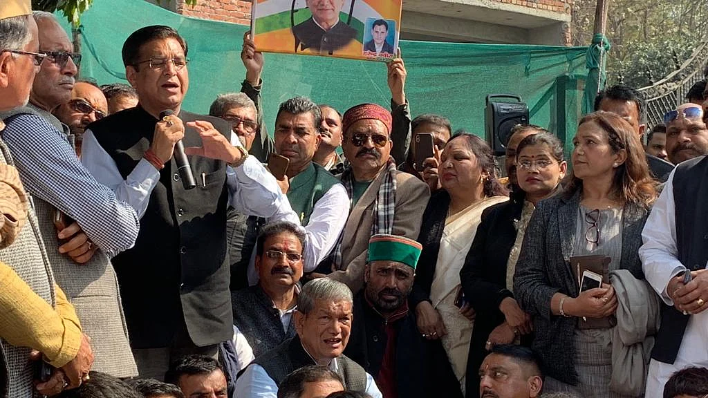 Uttarakhand: Congress legislators stage dharna in front of state assembly to support farmers’ demands