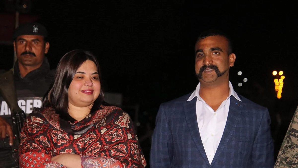 Who was the lady with Wing Commander Abhinandan at the Wagah border?