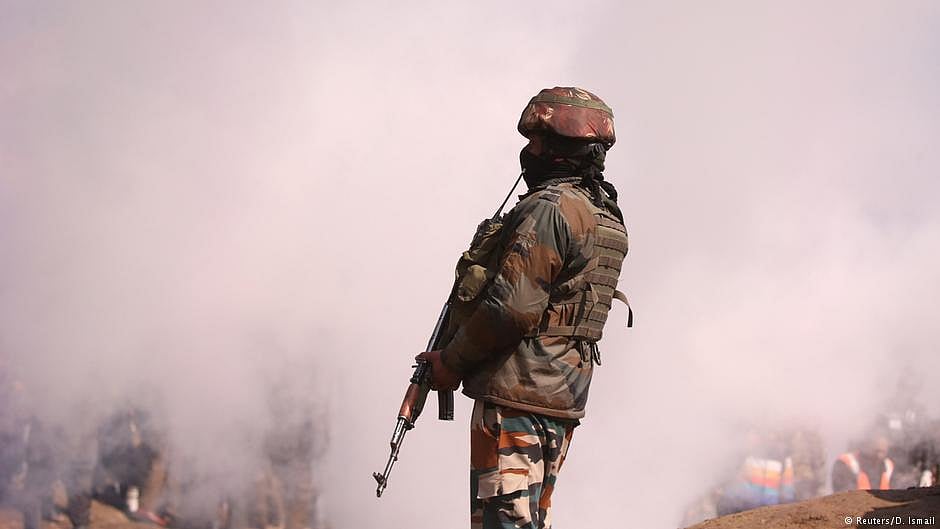 4 terrorists, 1 soldier killed in attacks on security posts in Pakistan