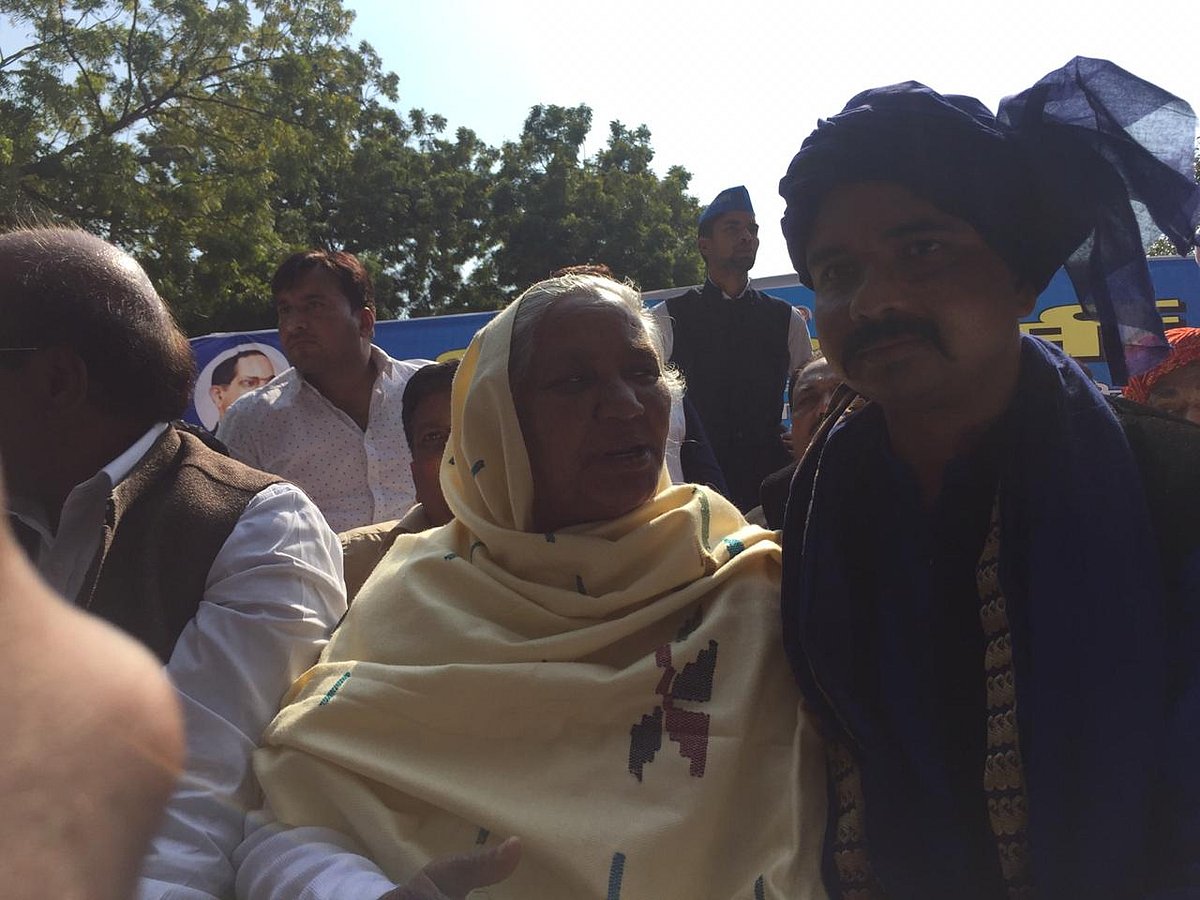 Kanshi Ram’s sister Swaran Kaur with Bhim army national president Vinay Ratan Singh