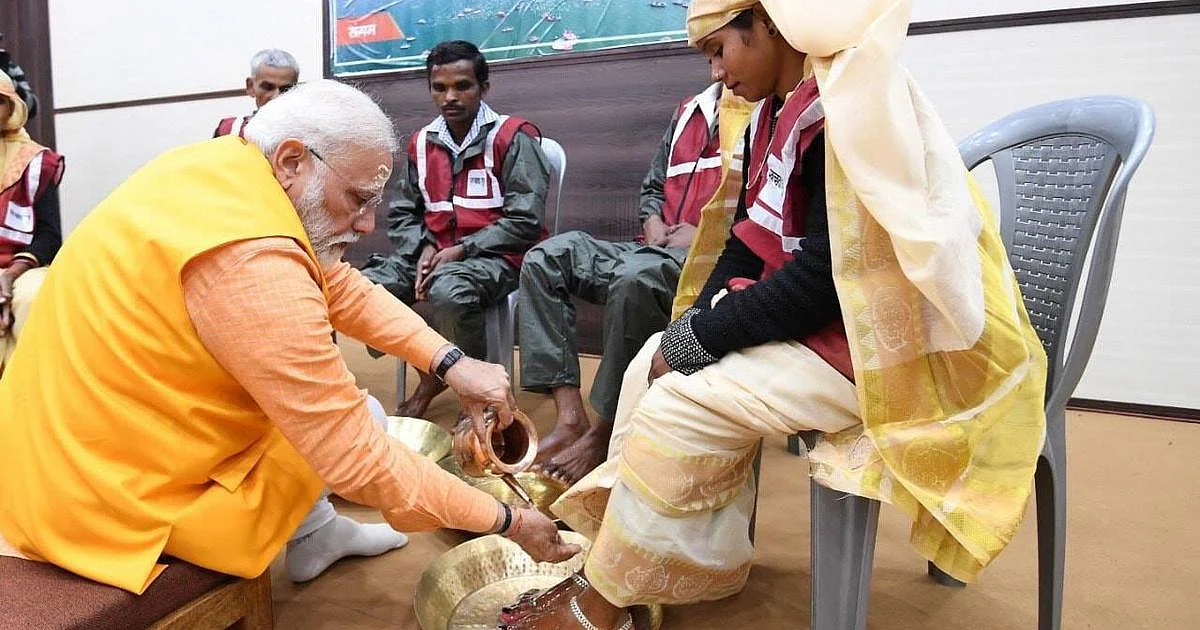 Modi’s stunt of washing the feet of sanitary workers points to glorification of caste system