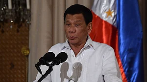 Philippines President Duterte threatens ‘war’ against Canada over trash