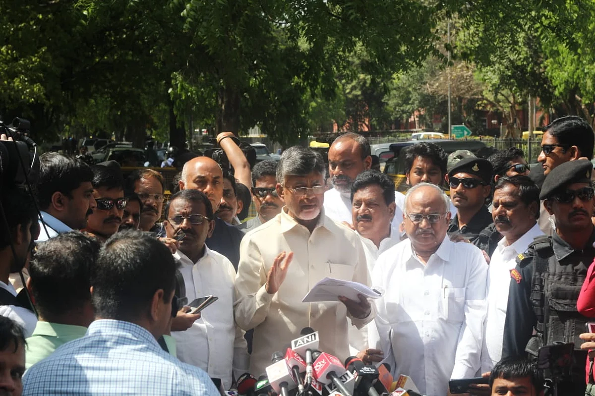 Naidu asks Election Commission: Who did you send to repair faulty EVMs?