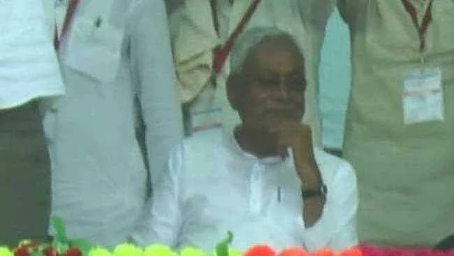 Watch: Bihar CM Nitish sits wearing wry smile as Modi chants ‘Vande Mataram’