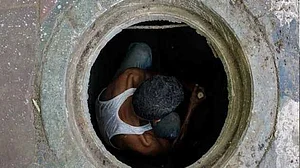 Uttar Pradesh: 5 killed in Agra as septic tank caves in