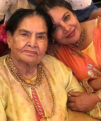 Momma dearest, bollywood stars want to make Mother’s Day special for their moms