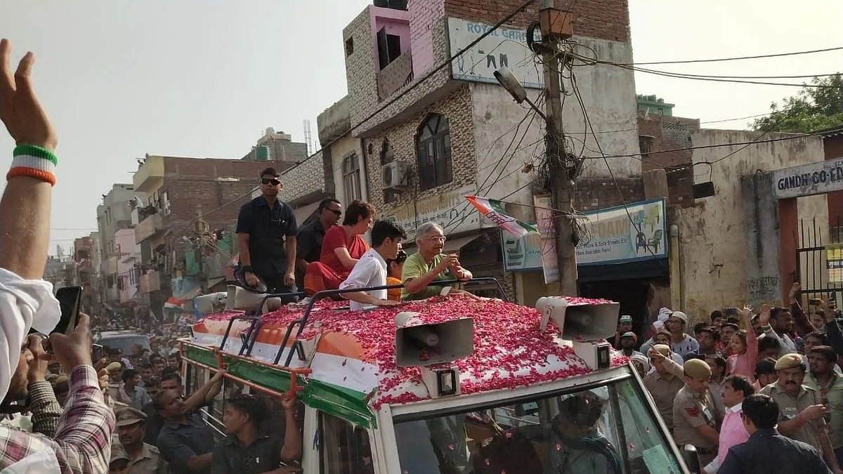 Congress leader Priyanka Gandhi Vadra with Sheila Dikshit hold a roadshow (NH Photo)