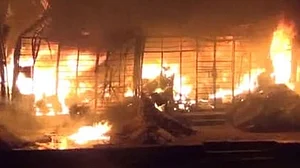 Major fire in girls hostel in Janakpuri Delhi, 6 hospitalised