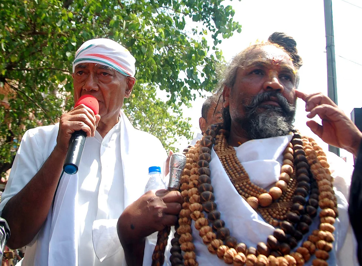 Digvijaya Singh getting massive support in Bhopal; polling in eight seats in Madhya Pradesh on May 12