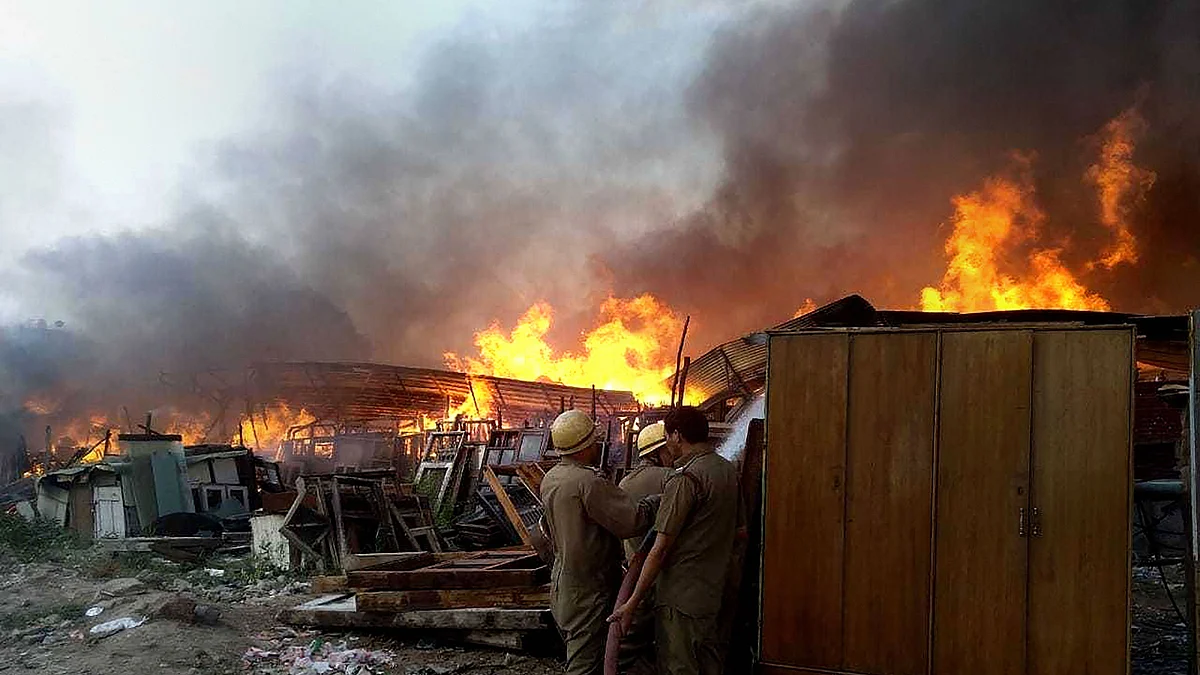 Major fire at furniture market in Delhi; metro services disrupted