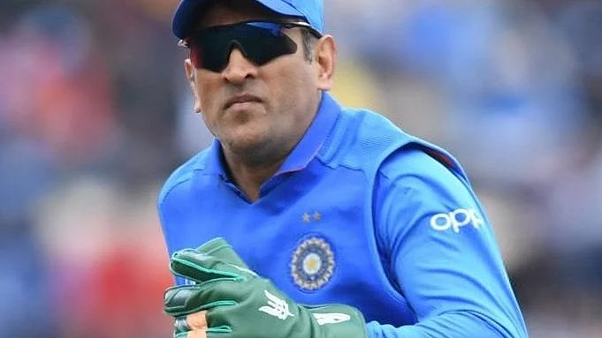 ICC to BCCI: Request Dhoni to remove Army insignia from gloves; fans on Twitter ask him to ‘keep the glove’