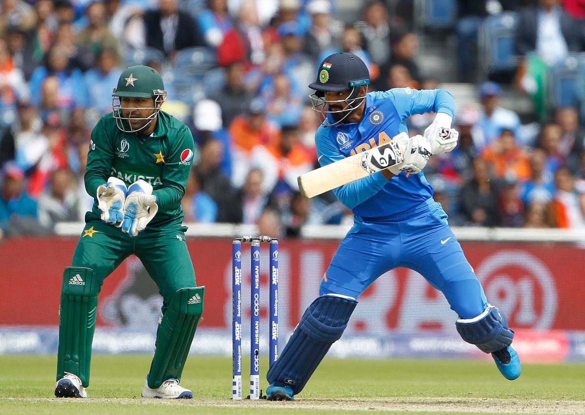 India vs Pak ICC World Cup LIVE: Pak loses 3 wickets in quick succession; 129 for 5 in 27 overs 