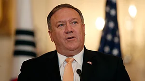 Pompeo meets Saudi rulers on Iran crisis