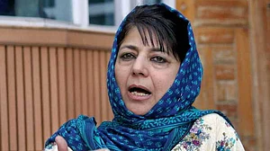 Mehbooba welcomes Hurriyat’s readiness to talk