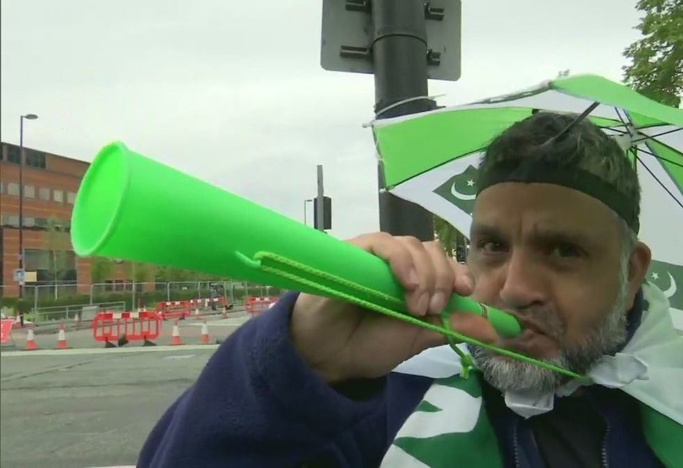 India vs Pak ICC World Cup LIVE: Pak loses 3 wickets in quick succession; 129 for 5 in 27 overs 