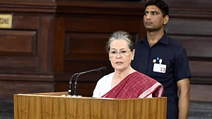 Sonia Gandhi: RTI on brink of extinction, Central govt wants to subvert Act