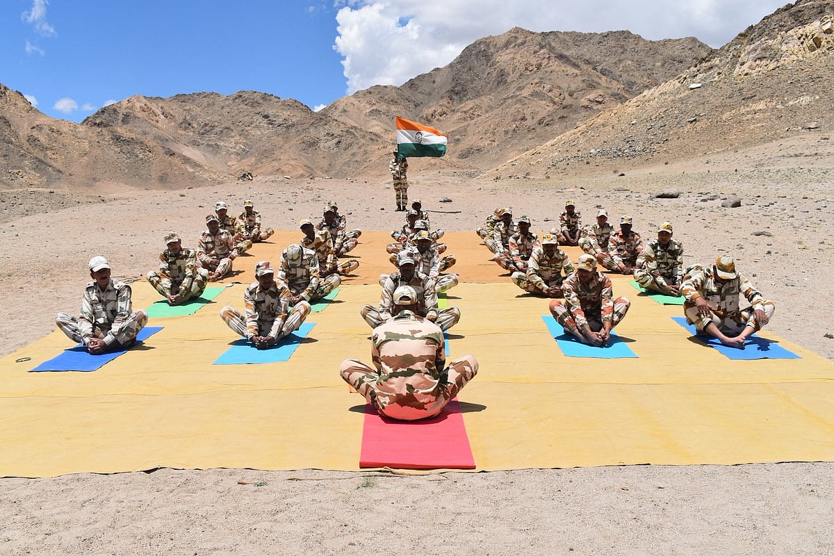 ITBP personnel practicing Yoga at 17 K Ft in Ladakh (Social Media)