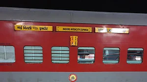 Now ‘champi and tel malish’ in trains: Railway offers head and foot massage for passengers from Indore