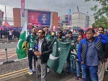 India vs Pak ICC World Cup LIVE: Pak loses 3 wickets in quick succession; 129 for 5 in 27 overs 